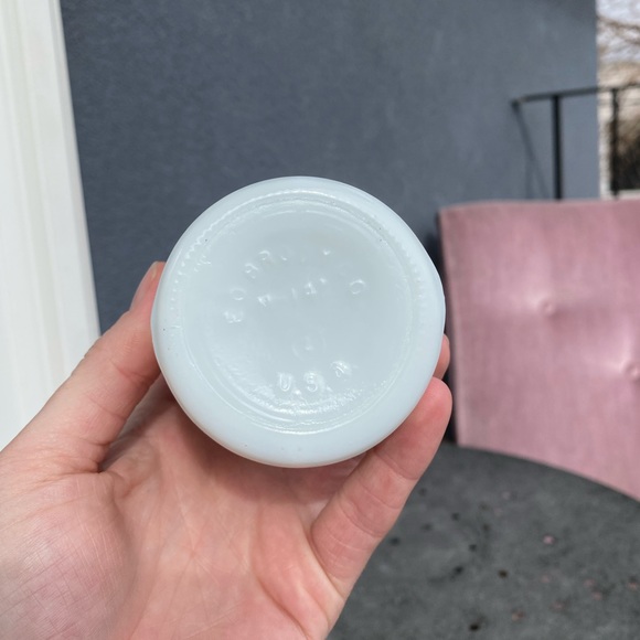 Cross cross diamond patterned milk glass - Picture 7 of 8